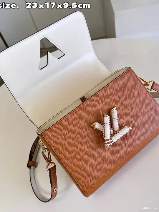 VUITTON LOUIS TWIST MM 0627